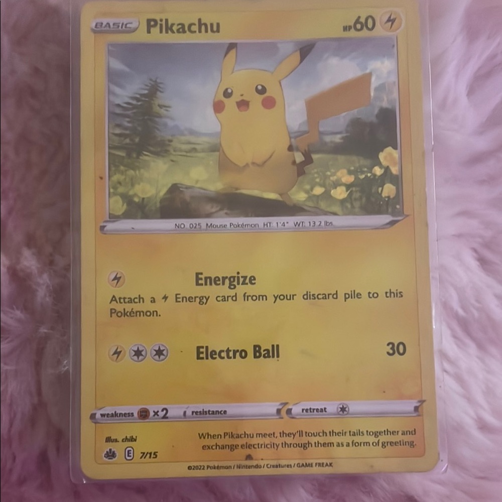Pokemon Pikachu Trading Card - Yellow 2021 Battle Pomo7/15